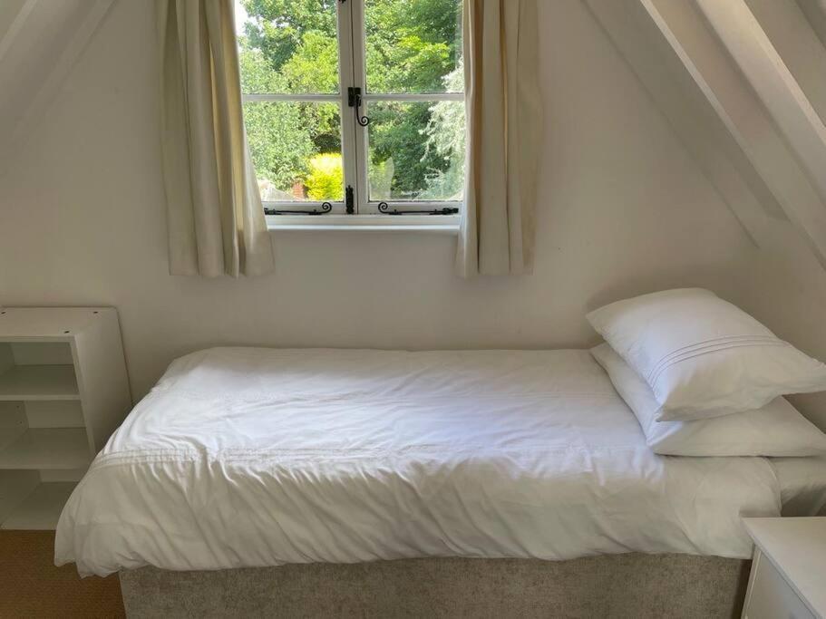 Acacia Cottage Halstead  Buitenkant foto